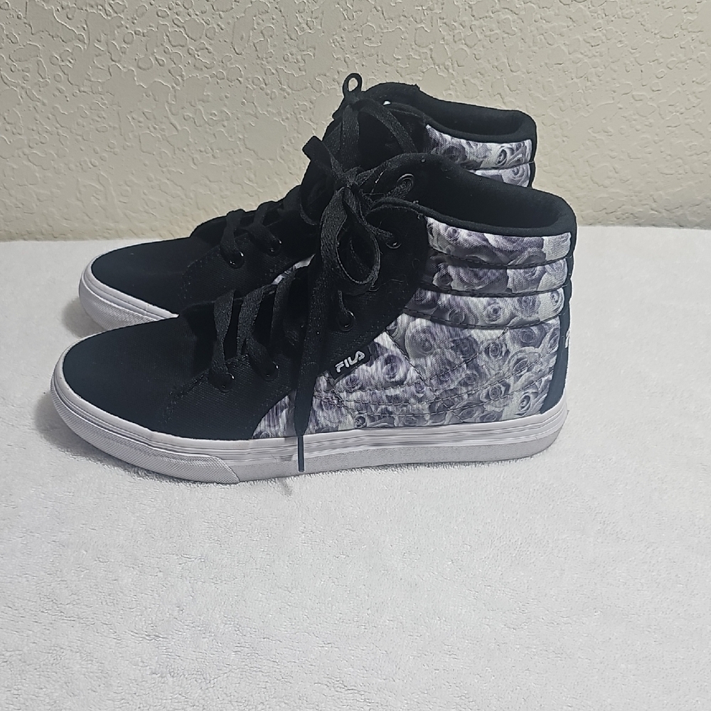 Fila Women's Size 5 Black and Gray Patterned High Top Sneakers Monochrome